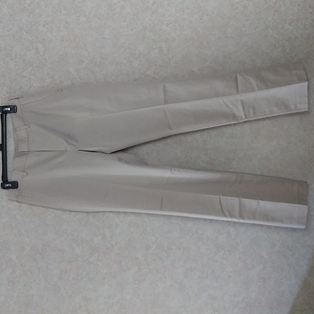 Bonobos weekday warrior chino pants, size 30/32.